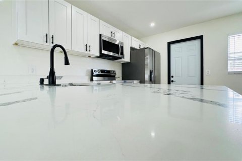 Villa ou maison à louer à Tampa, Floride: 3 chambres, 92.44 m2 № 2398877 - photo 7