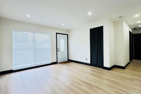 Villa ou maison à louer à Tampa, Floride: 3 chambres, 92.44 m2 № 2398877 - photo 15