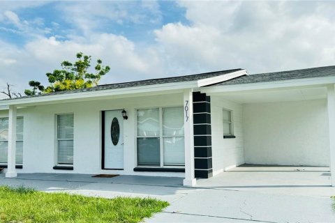 Villa ou maison à louer à Tampa, Floride: 3 chambres, 92.44 m2 № 2398877 - photo 2