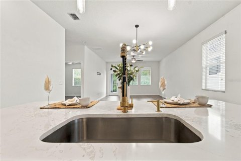 Casa en venta en Land O' Lakes, Florida, 3 dormitorios, 182.09 m2 № 2386765 - foto 6