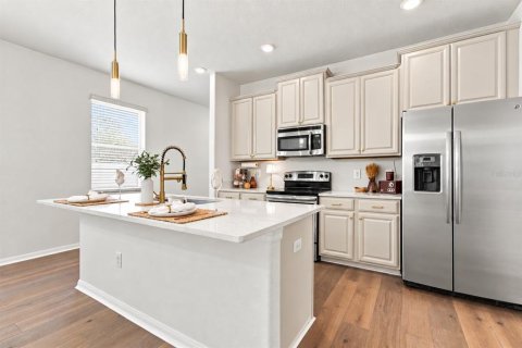 Casa en venta en Land O' Lakes, Florida, 3 dormitorios, 182.09 m2 № 2386765 - foto 3