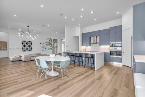 Купить виллу или дом в Купер-Сити, Флорида 5 спален, 400.78м2, № 2006385 - фото 10