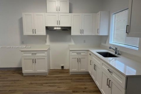Villa ou maison à louer à Miami, Floride: 4 chambres № 1867759 - photo 3