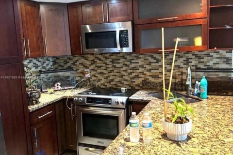 Condo in Sunny Isles Beach, Florida, 1 bedroom  № 1694966 - photo 15