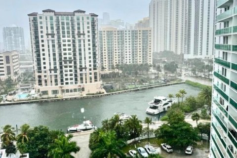 Condo in Sunny Isles Beach, Florida, 1 bedroom  № 1694966 - photo 6