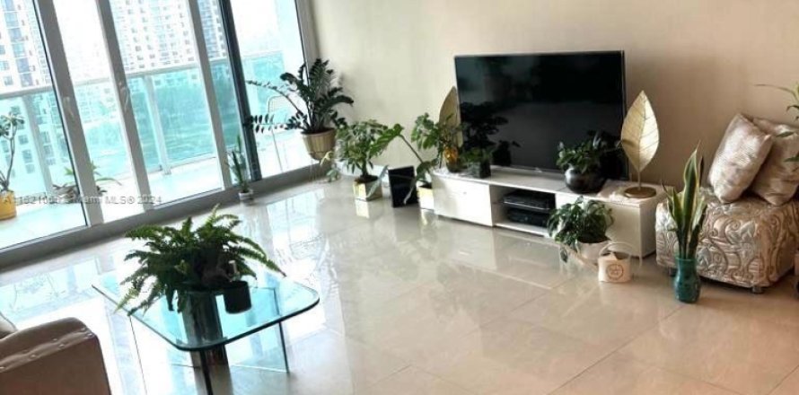 Condo in Sunny Isles Beach, Florida, 1 bedroom № 1694966