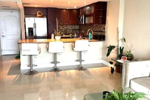 Condo in Sunny Isles Beach, Florida, 1 bedroom  № 1694966 - photo 9