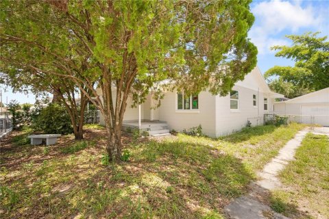 House in Tampa, Florida 2 bedrooms, 110.18 sq.m. № 1854599 - photo 3