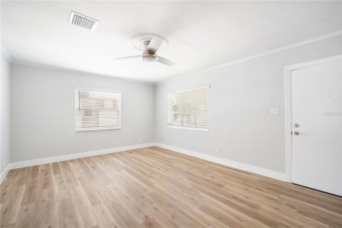 House in Tampa, Florida 2 bedrooms, 110.18 sq.m. № 1854599 - photo 6