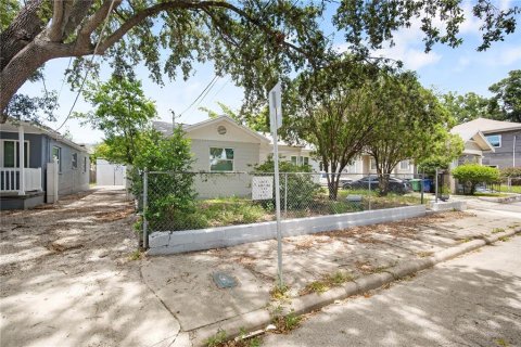 House in Tampa, Florida 2 bedrooms, 110.18 sq.m. № 1854599 - photo 2