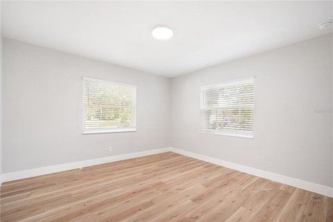 House in Tampa, Florida 2 bedrooms, 110.18 sq.m. № 1854599 - photo 11
