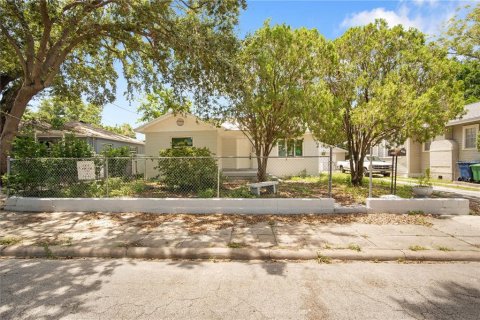 House in Tampa, Florida 2 bedrooms, 110.18 sq.m. № 1854599 - photo 4