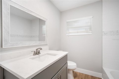 House in Tampa, Florida 2 bedrooms, 110.18 sq.m. № 1854599 - photo 10