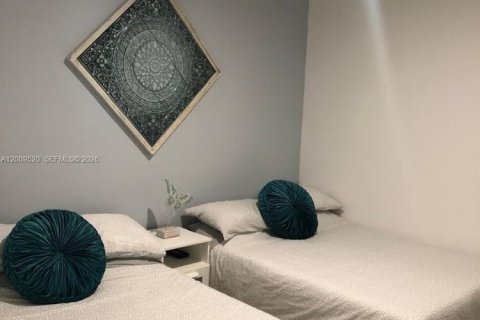Снять в аренду кондоминиум в Санрайз, Флорида 2 спальни, 88.63м2, № 2072500 - фото 15