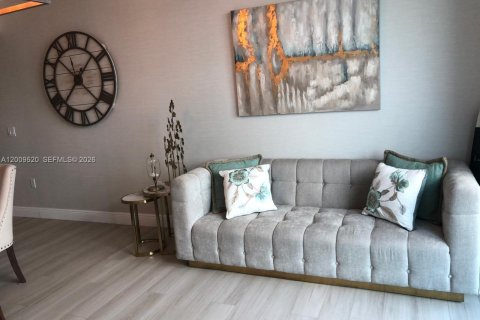 Снять в аренду кондоминиум в Санрайз, Флорида 2 спальни, 88.63м2, № 2072500 - фото 5