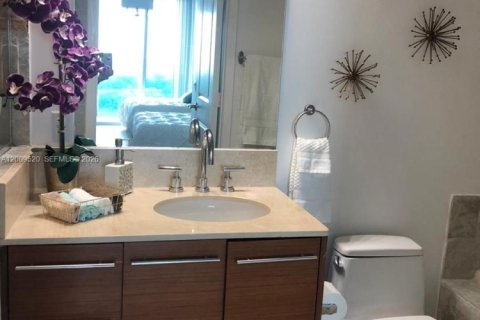 Снять в аренду кондоминиум в Санрайз, Флорида 2 спальни, 88.63м2, № 2072500 - фото 8