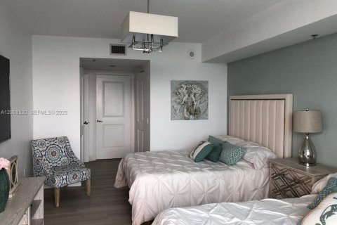 Снять в аренду кондоминиум в Санрайз, Флорида 2 спальни, 88.63м2, № 2072500 - фото 9