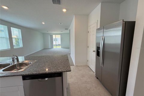 Casa en alquiler en Haines City, Florida, 4 dormitorios, 149.29 m2 № 1761312 - foto 8