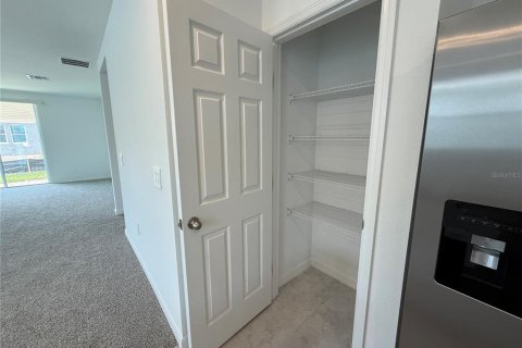 Casa en alquiler en Haines City, Florida, 4 dormitorios, 149.29 m2 № 1761312 - foto 9