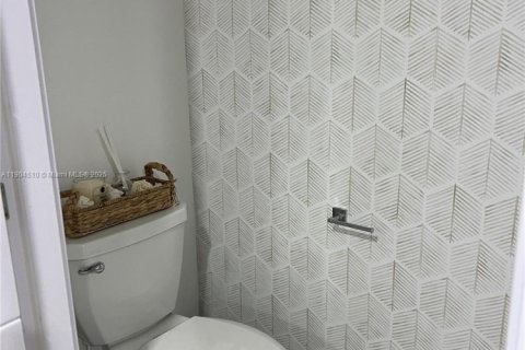 Townhouse in Florida City, Florida 3 bedrooms, 140.84 sq.m. № 2012817 - photo 2