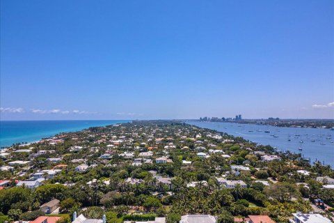 House in Palm Beach, Florida 5 bedrooms, 449.83 sq.m. № 1154197 - photo 1