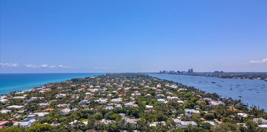 House in Palm Beach, Florida 5 bedrooms, 449.83 sq.m. № 1154197