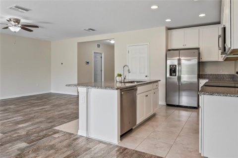 House in Spring Hill, Florida 3 bedrooms, 140.1 sq.m. № 1761071 - photo 9