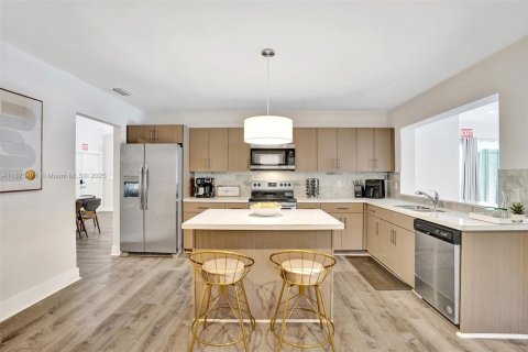 House in Plantation, Florida 7 bedrooms, 314.29 sq.m. № 1980289 - photo 4