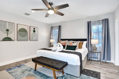 House in Plantation, Florida 7 bedrooms, 314.29 sq.m. № 1980289 - photo 9