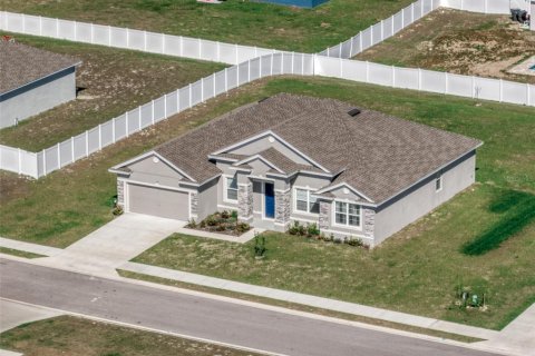 House in Babson Park, Florida 4 bedrooms, 225.47 sq.m. № 1583396 - photo 4