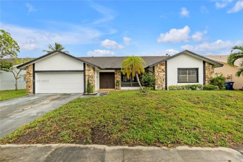 House in Lauderhill, Florida 3 bedrooms, 215.81 sq.m. № 1807103 - photo 2