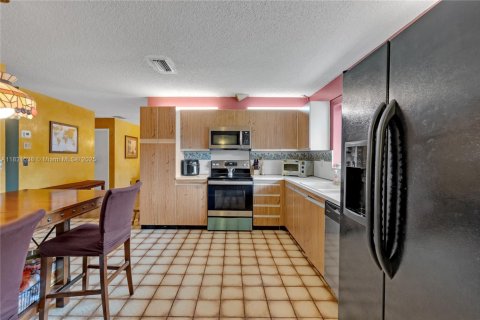 House in Lauderhill, Florida 3 bedrooms, 215.81 sq.m. № 1807103 - photo 10