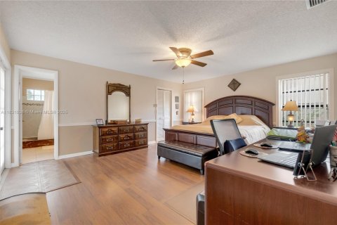House in Lauderhill, Florida 3 bedrooms, 215.81 sq.m. № 1807103 - photo 16