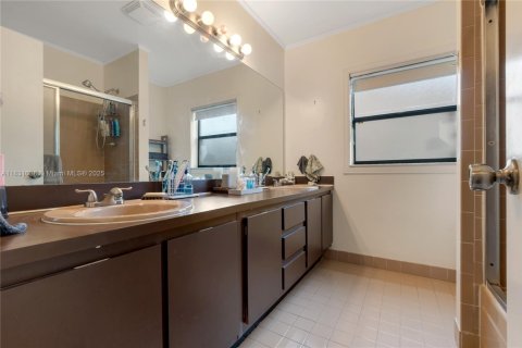 House in Lauderhill, Florida 3 bedrooms, 215.81 sq.m. № 1807103 - photo 22