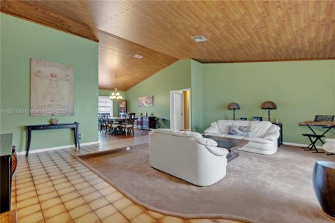 House in Lauderhill, Florida 3 bedrooms, 215.81 sq.m. № 1807103 - photo 3