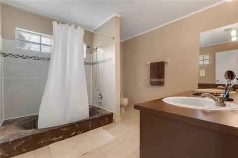 House in Lauderhill, Florida 3 bedrooms, 215.81 sq.m. № 1807103 - photo 19