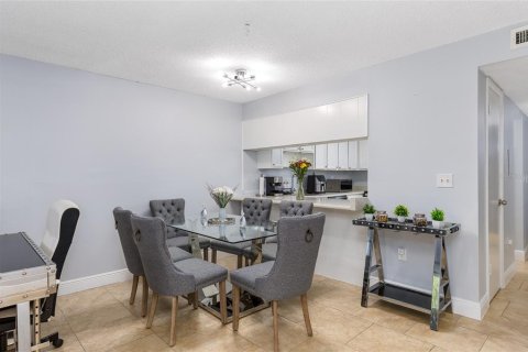 Copropriété à vendre à Orlando, Floride: 2 chambres, 96.06 m2 № 1885575 - photo 11