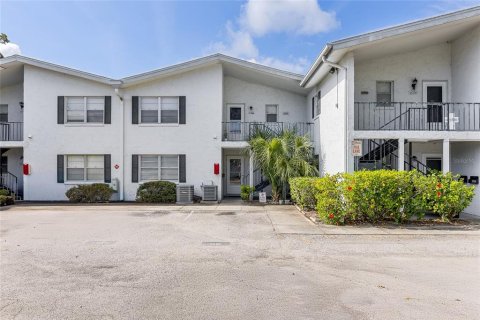 Copropriété à vendre à Orlando, Floride: 2 chambres, 96.06 m2 № 1885575 - photo 1
