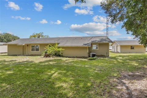 House in Keystone Heights, Florida 3 bedrooms, 164.25 sq.m. № 1885803 - photo 25