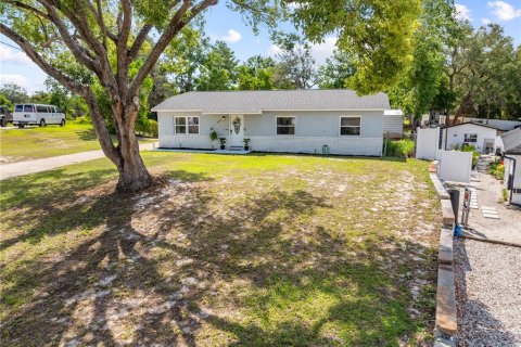 House in Deltona, Florida 3 bedrooms, 115.94 sq.m. № 2216348 - photo 27