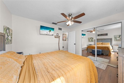 House in Deltona, Florida 3 bedrooms, 115.94 sq.m. № 2216348 - photo 19
