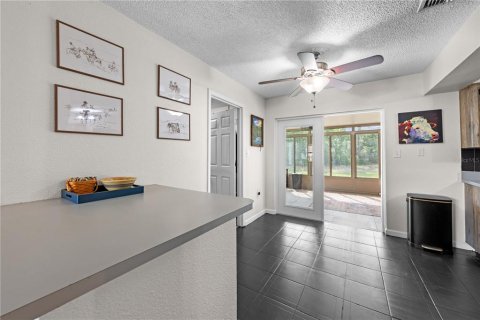 House in Deltona, Florida 3 bedrooms, 115.94 sq.m. № 2216348 - photo 12