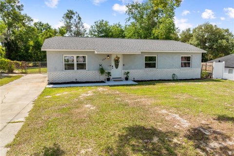 House in Deltona, Florida 3 bedrooms, 115.94 sq.m. № 2216348