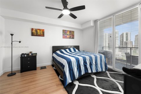 Condo in Miami, Florida, 1 bedroom  № 1814408 - photo 16