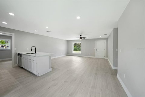 Villa ou maison à vendre à Port Charlotte, Floride: 3 chambres, 124.67 m2 № 1840260 - photo 5