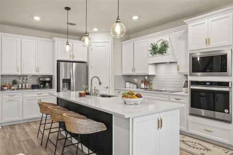 Casa en venta en Clermont, Florida, 5 dormitorios, 269.42 m2 № 2350201 - foto 2