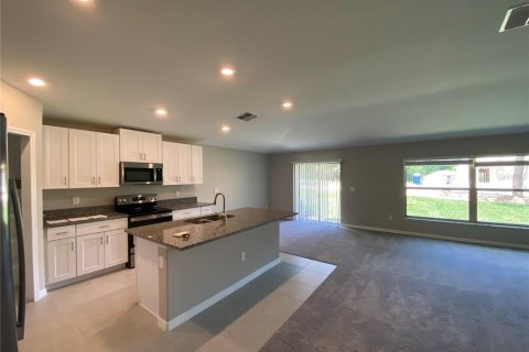 Villa ou maison à louer à Ocala, Floride: 4 chambres, 179.3 m2 № 2379398 - photo 4