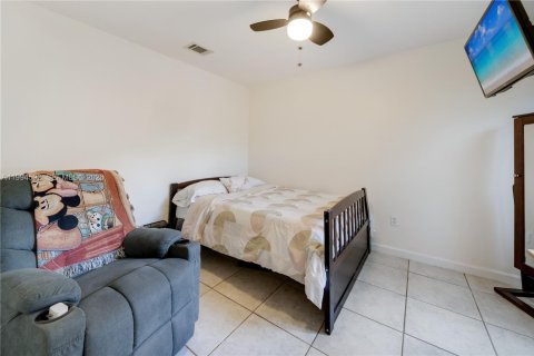 Casa en venta en Miami, Florida, 4 dormitorios, 170.01 m2 № 2056246 - foto 18