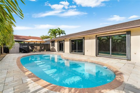 Casa en venta en Miami, Florida, 4 dormitorios, 170.01 m2 № 2056246 - foto 13