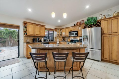 Casa en venta en Miami, Florida, 4 dormitorios, 170.01 m2 № 2056246 - foto 5